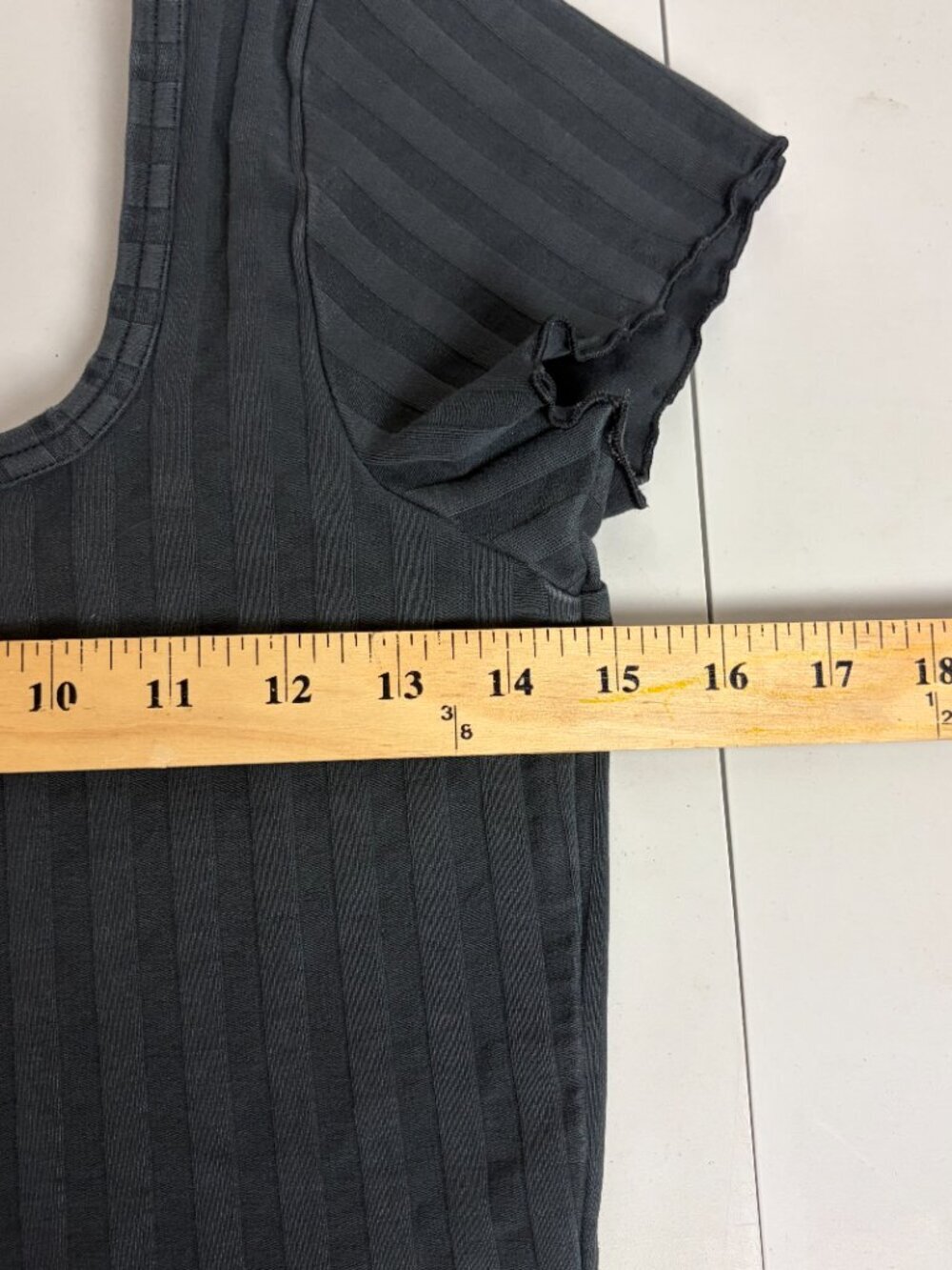 Aerie Offline Size M Groove Crop Tee Shirt Grey Ribbed Square Neck Lettuce Hem - Picture 3 of 7